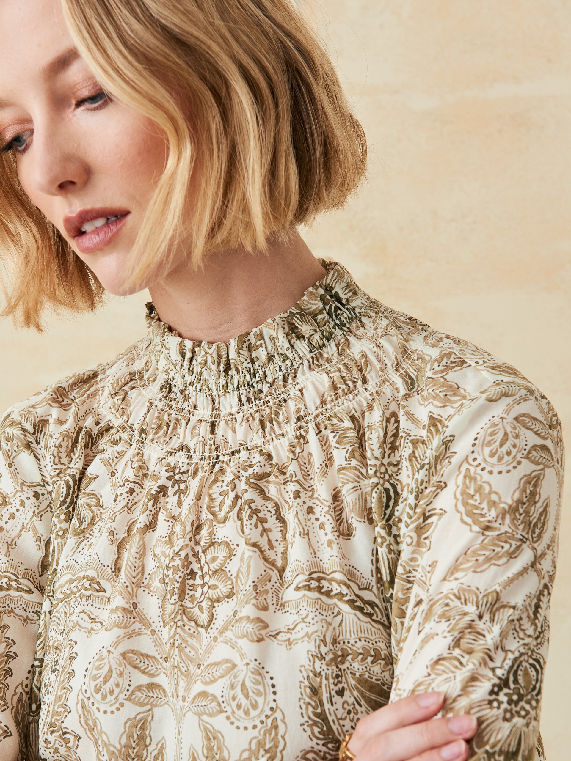 antonia_0214906067_paisley_flourish_off_white_brown_026