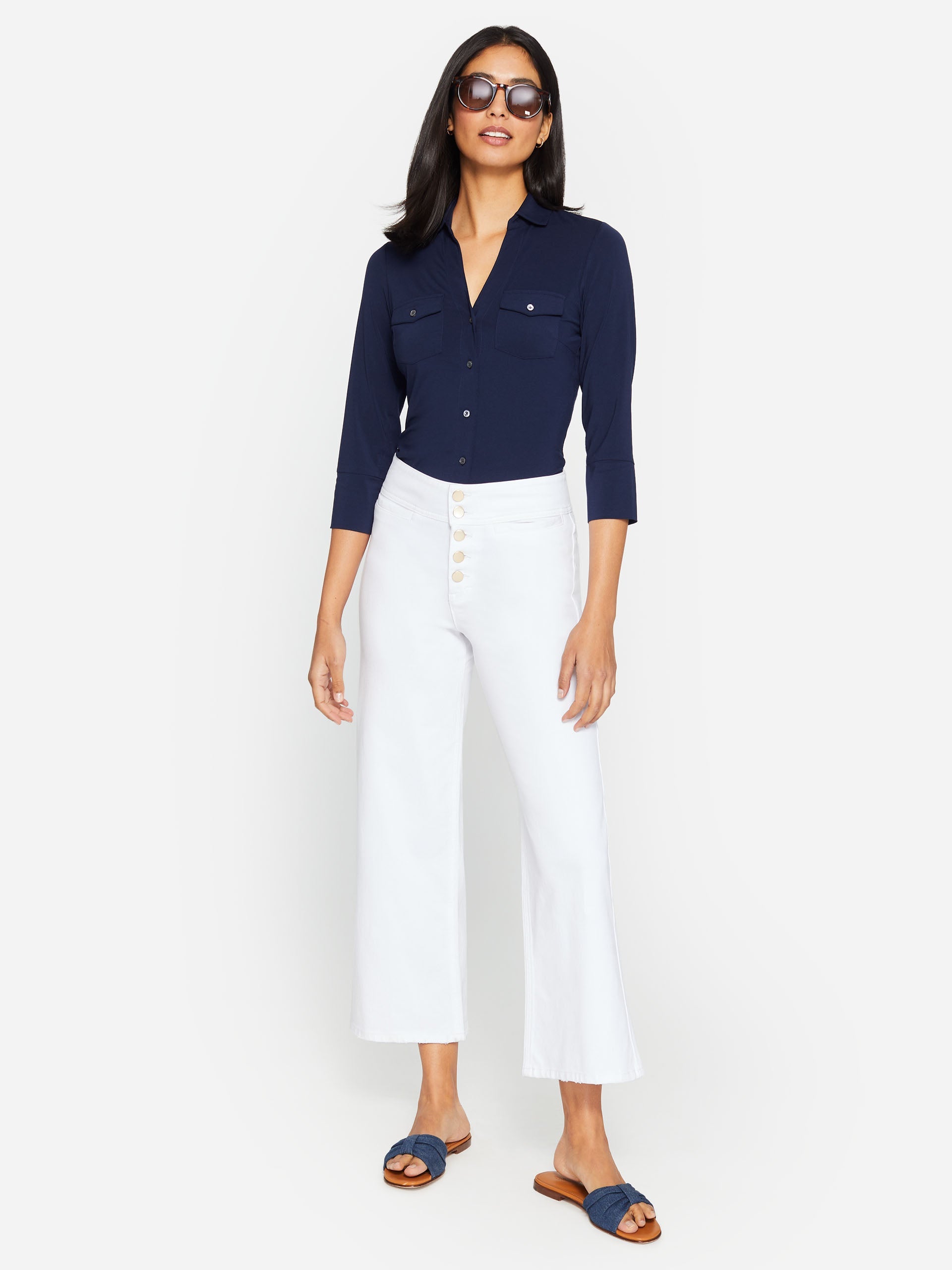 brynn_0097181022_navy_leora_jean_0190211022_solid_white_076_0ea58f6a-3636-46d6-929e-1fc8c98b7dee