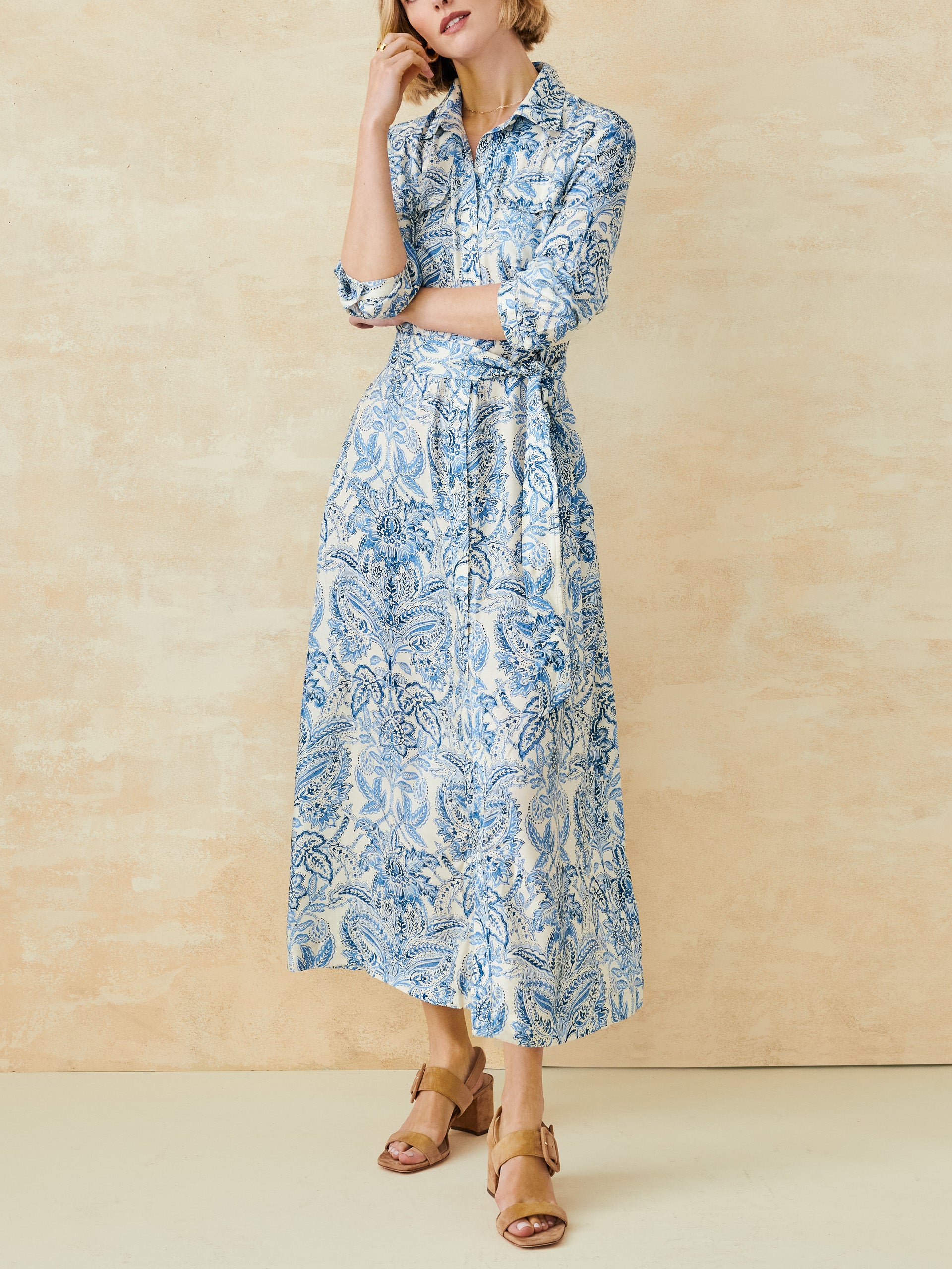 freda_0215696067_paisley_flourish_off_white_dk_blue_020